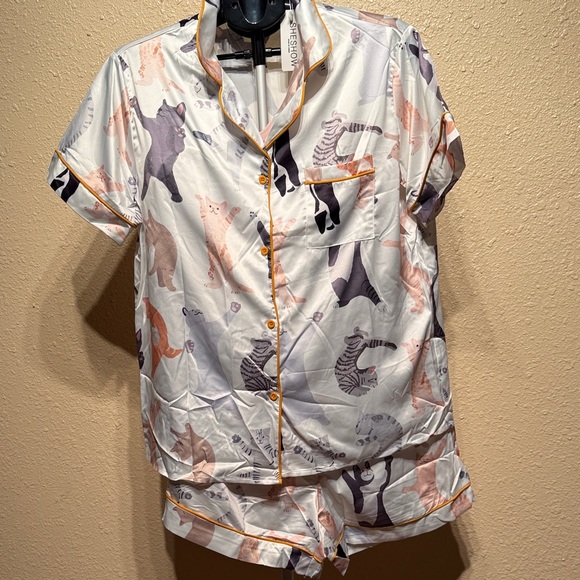 Cat pajamas set button down shirt & elastic waist shorts, size large NWT - Picture 1 of 12